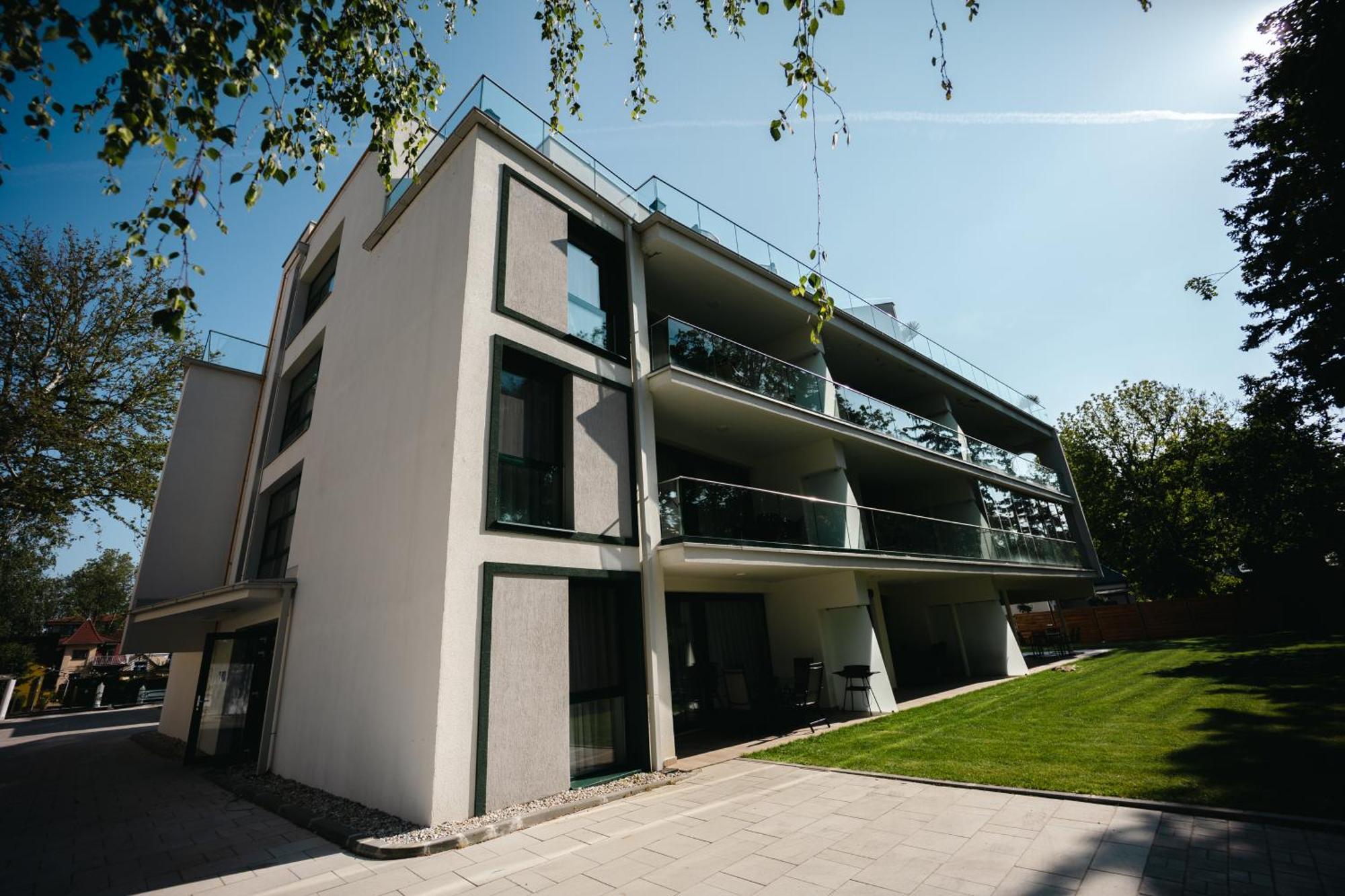 Villa Bauhaus Labi Garden Wellness Apartman Siófok Zewnętrze zdjęcie