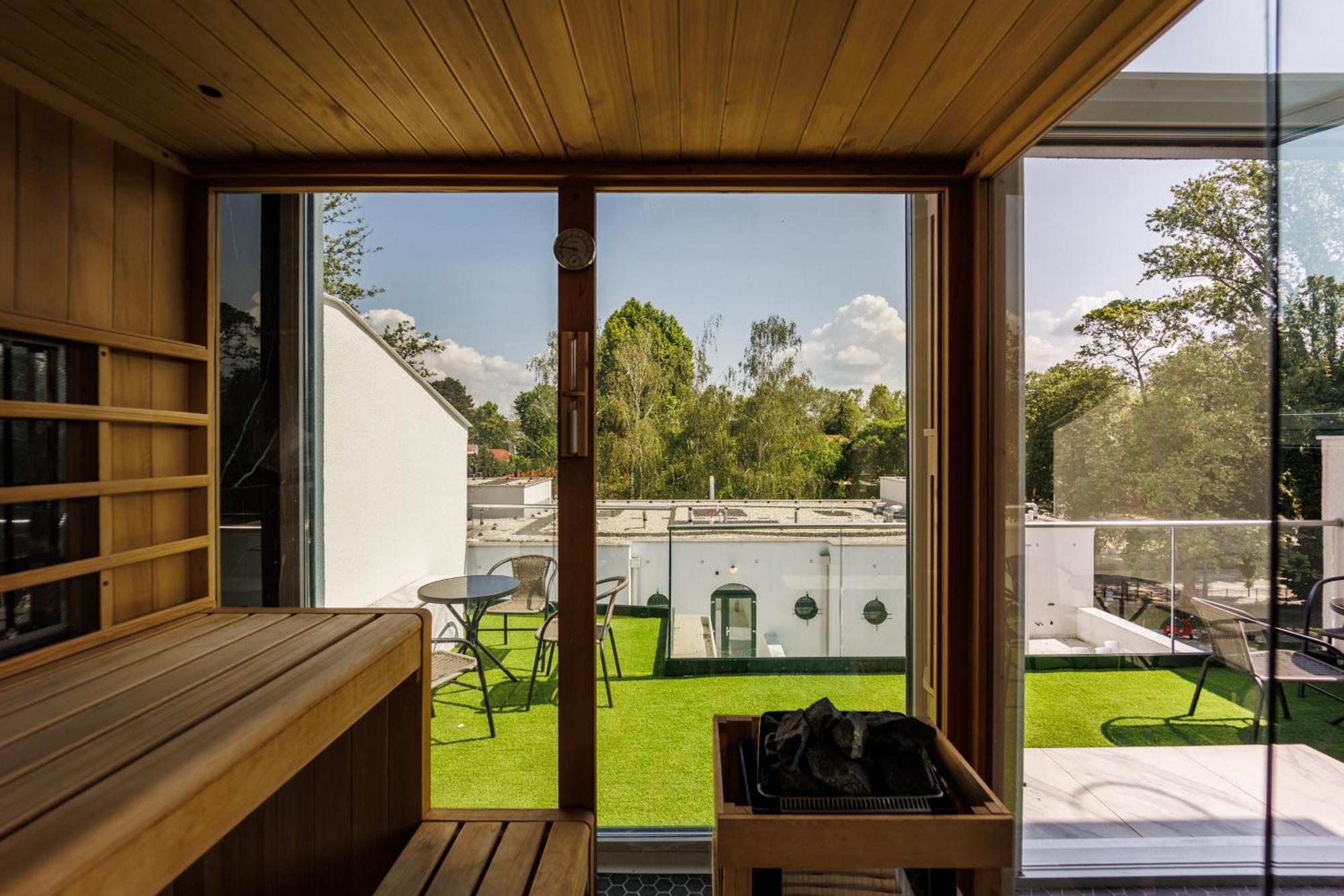 Villa Bauhaus Labi Garden Wellness Apartman Siófok Zewnętrze zdjęcie