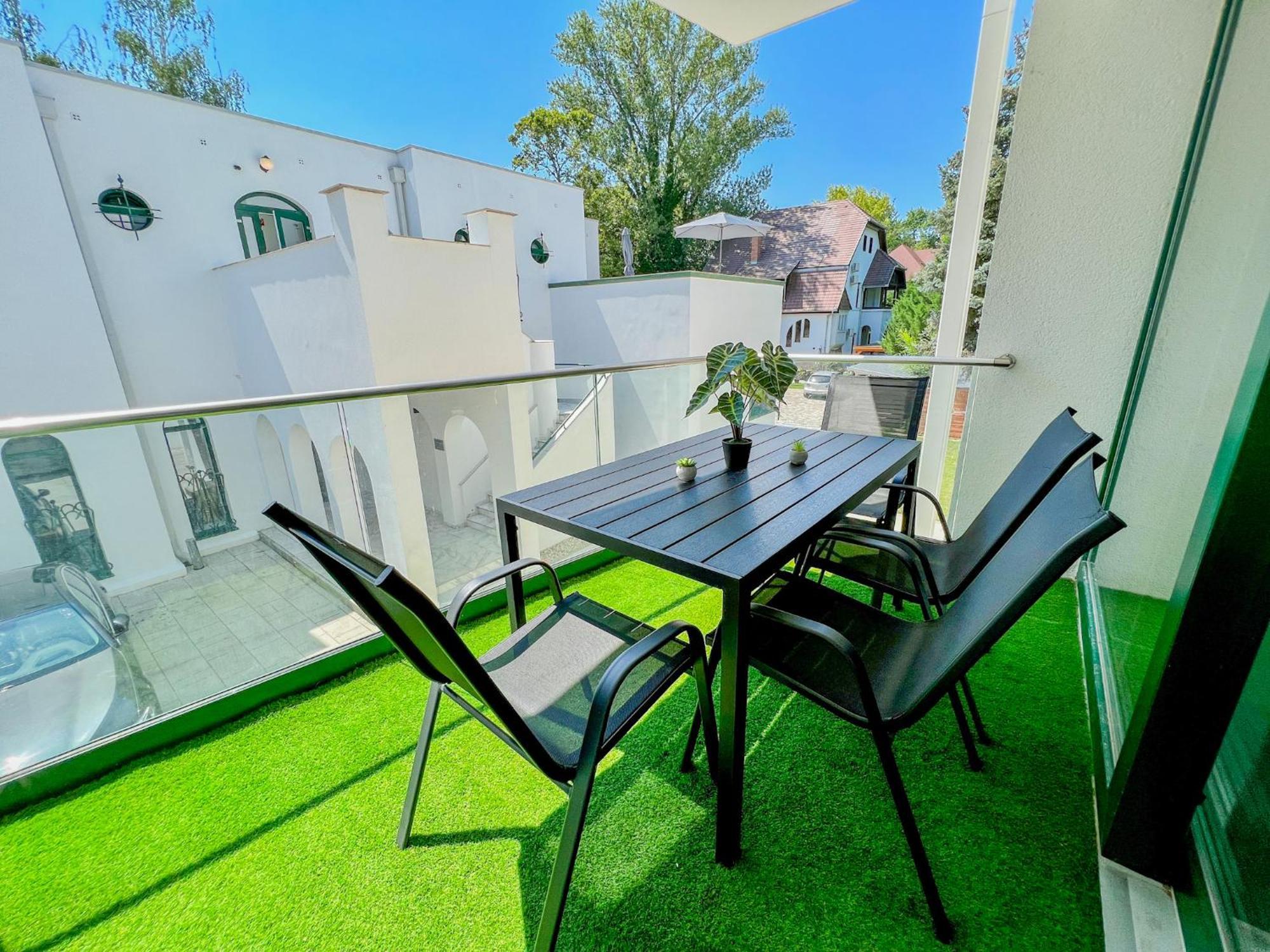 Villa Bauhaus Labi Garden Wellness Apartman Siófok Zewnętrze zdjęcie